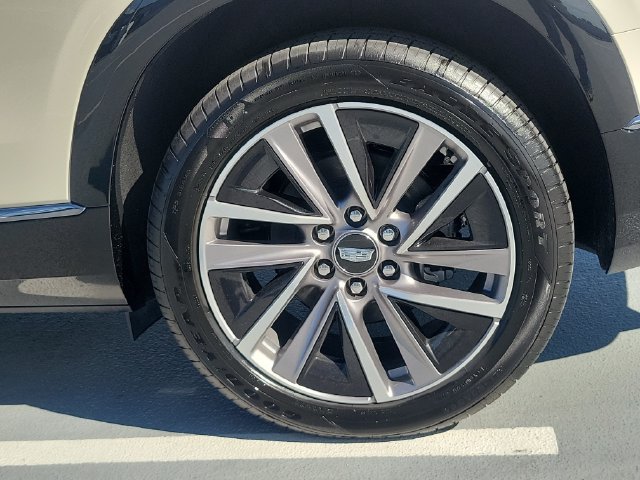 New 2027 Cadillac Vistiq Sport w/ LPO, Floor Liner Package AWD/4WD image 14