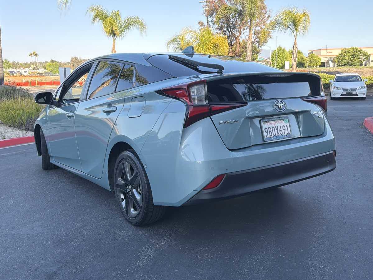 Used 2022 Toyota Prius XLE FWD image 17