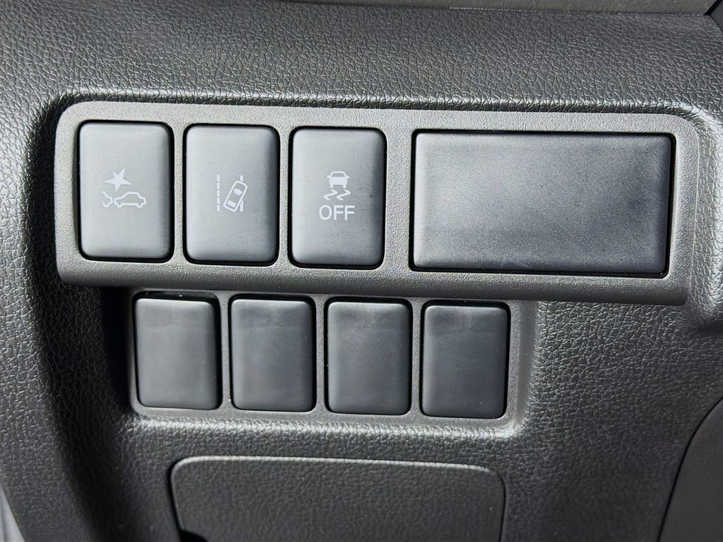 Used 2023 Mitsubishi Eclipse Cross SEL AWD/4WD image 15