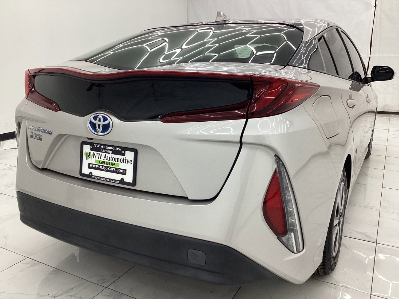 Used 2017 Toyota Prius Prime Premium w/ Carpet Mat Package image 9