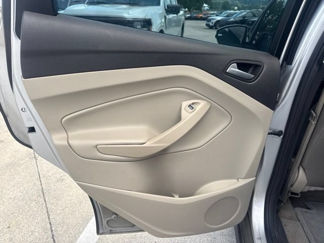 Used 2016 Ford C-MAX SE w/ Equipment Group 201A FWD image 17