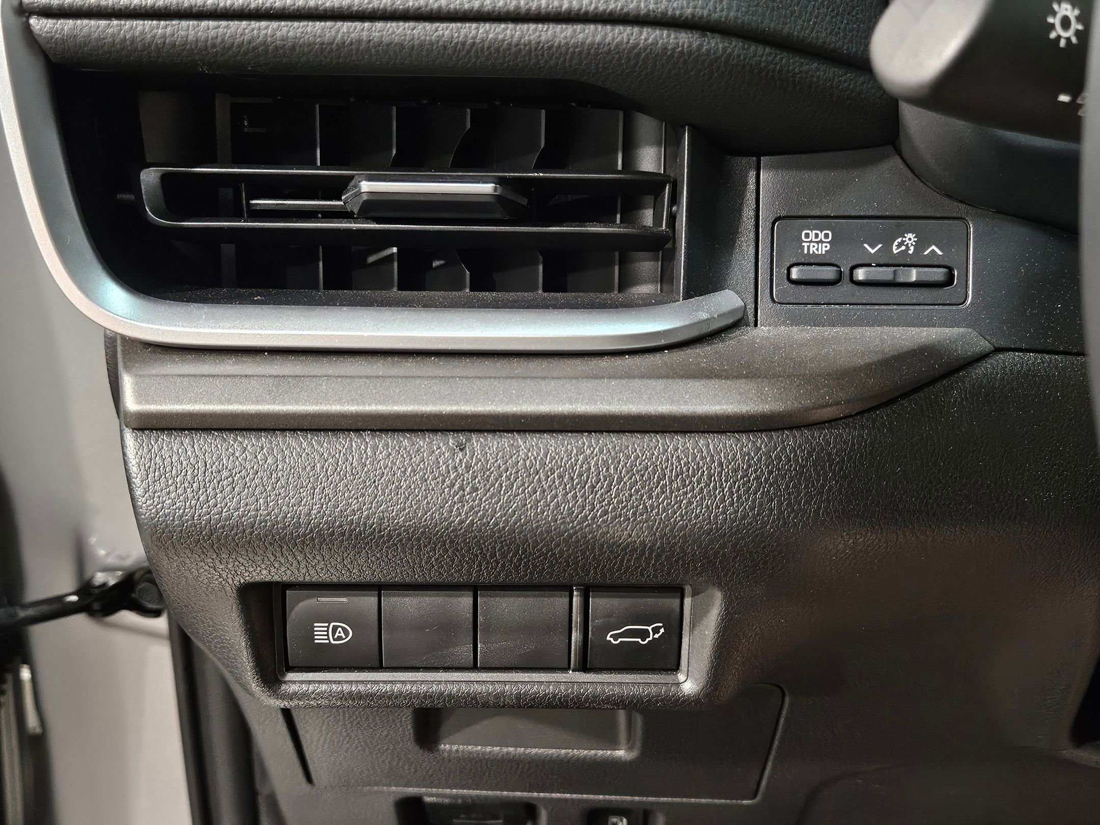 Used 2025 Toyota Grand Highlander AWD image 25