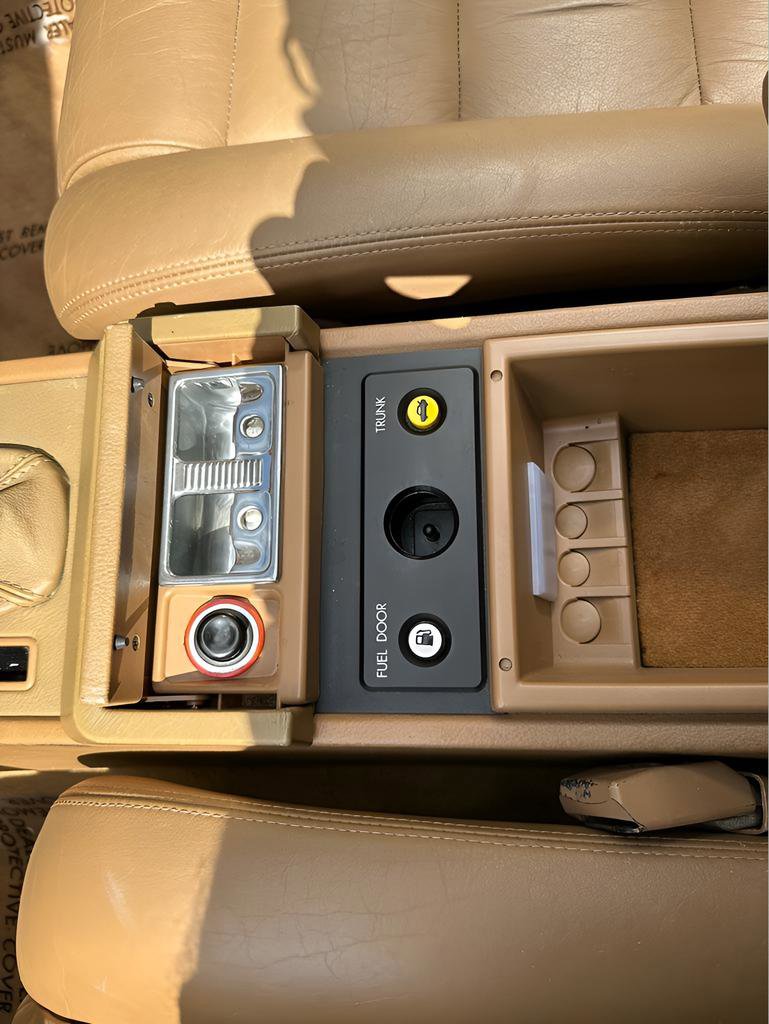 Used 1989 Cadillac Allante image 31