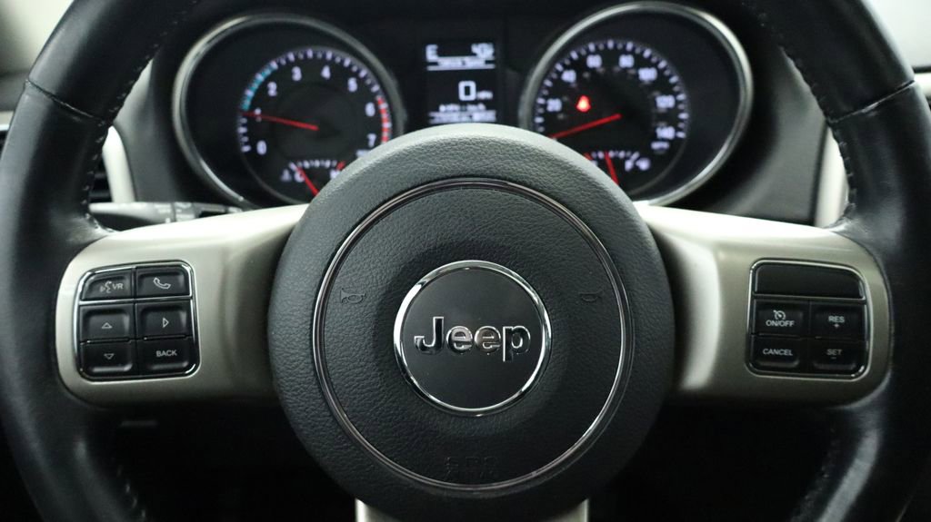 Used 2012 Jeep Grand Cherokee Laredo image 32