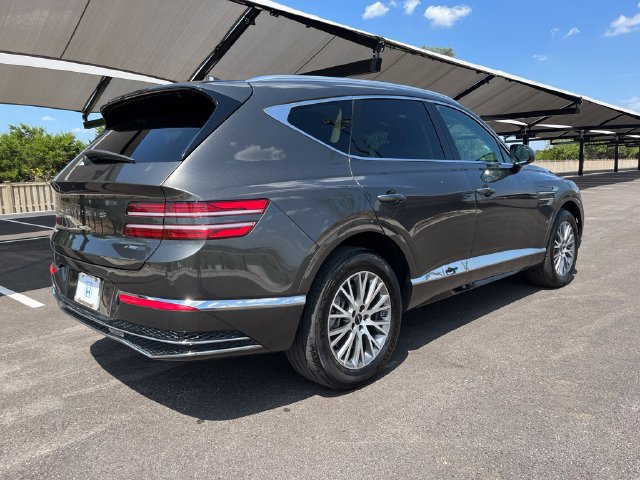 Certified 2025 Genesis GV80 2.5T Standard AWD/4WD image 4