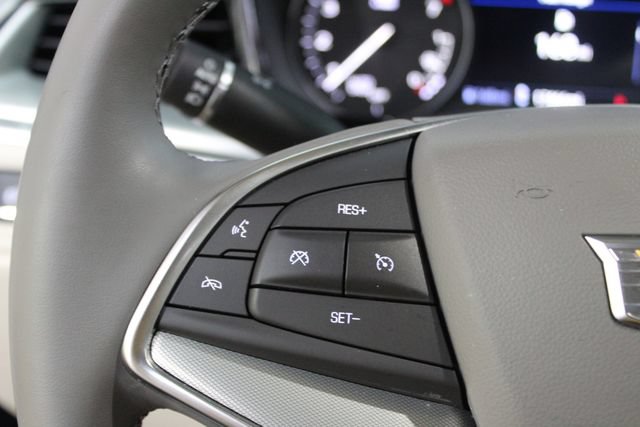 Used 2025 Cadillac XT5 Premium Luxury w/ Technology Package AWD/4WD image 17