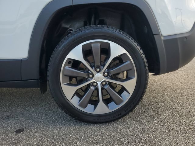 Certified 2022 Jeep Cherokee Limited w/ Elite Package AWD/4WD image 14