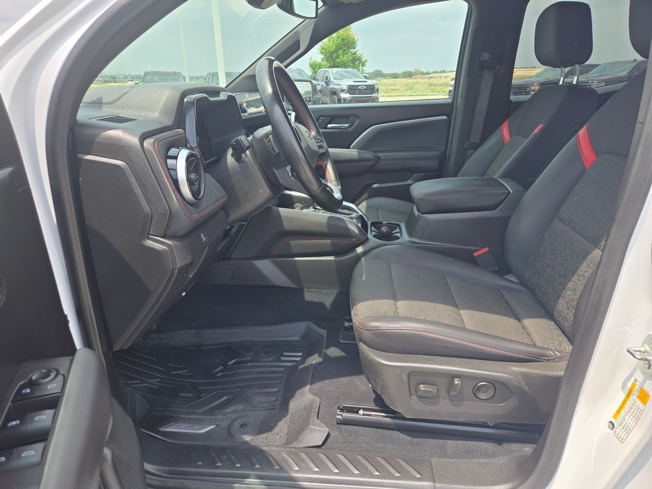 Certified 2025 Chevrolet Colorado Z71 AWD/4WD image 9