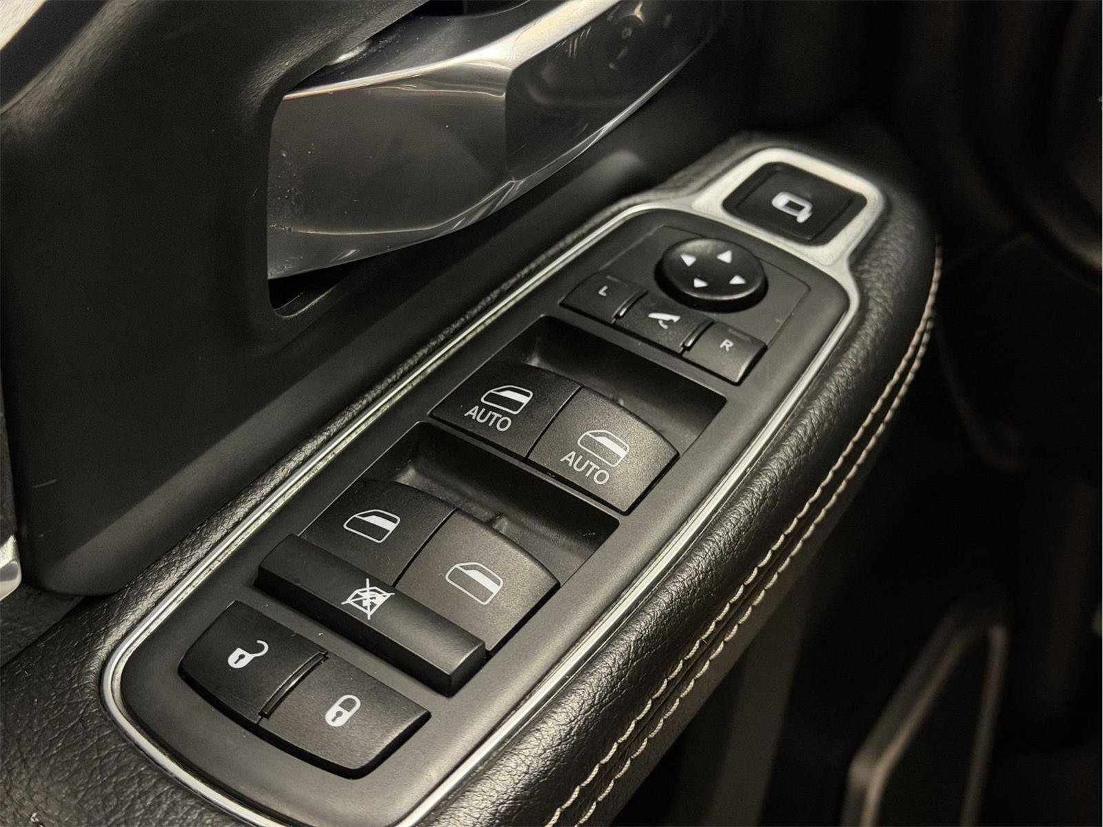 Used 2020 RAM 3500 Laramie image 43