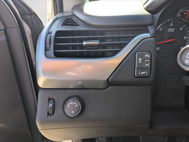 Used 2019 Chevrolet Suburban LT image 11