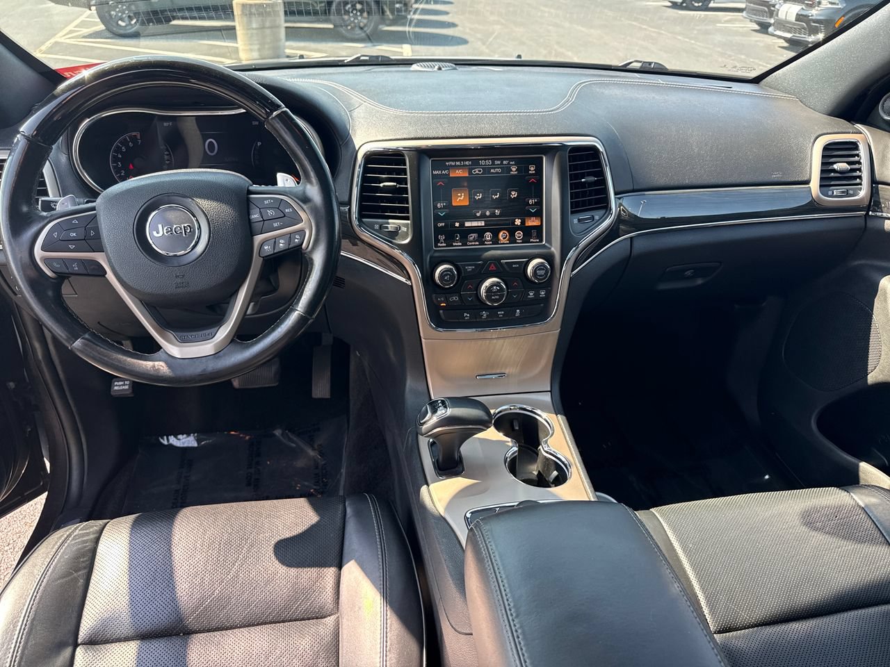 Used 2015 Jeep Grand Cherokee Overland w/ Advanced Technology Group AWD/4WD image 15