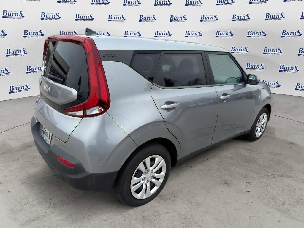 Used 2022 Kia Soul LX image 7
