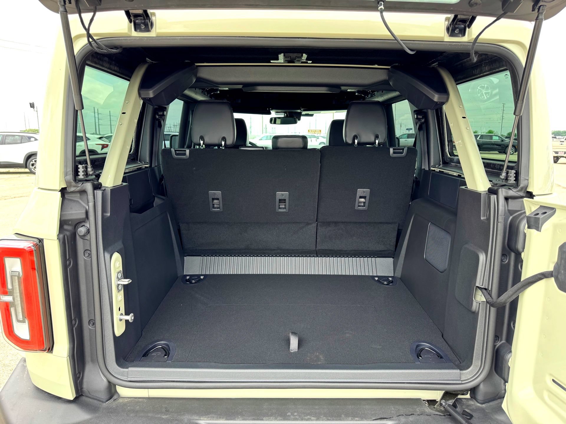Used 2026 Ford Bronco Outer Banks AWD/4WD image 9