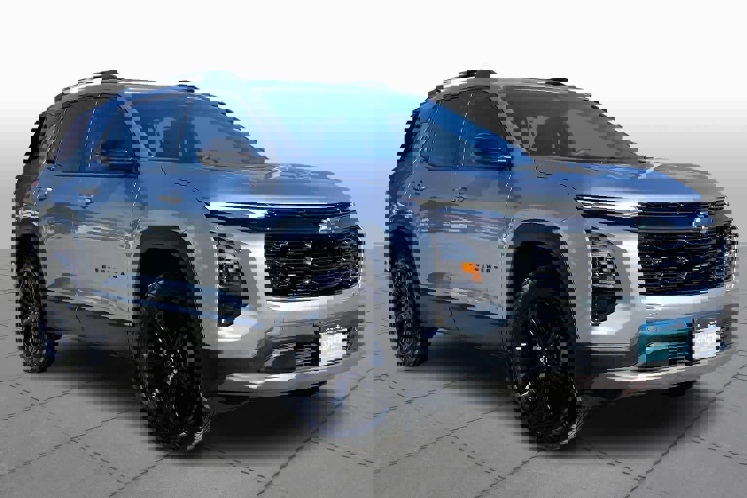 Used 2025 Chevrolet Equinox LT w/ Midnight Edition image 2