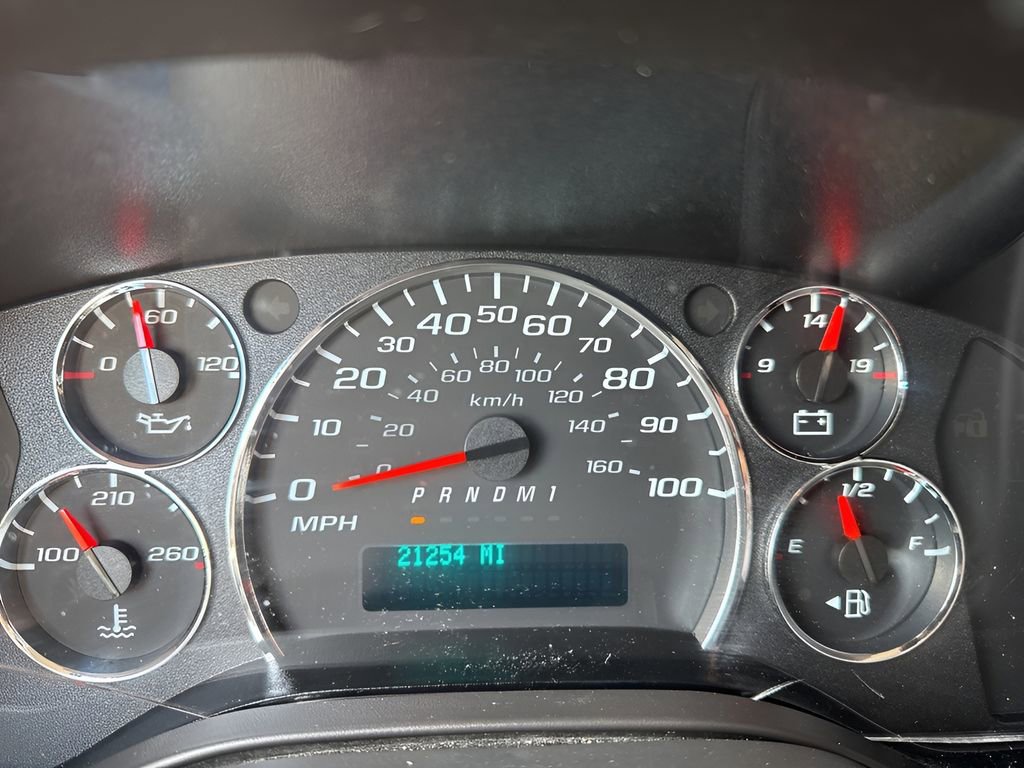 Used 2023 Chevrolet Express 2500 w/ Driver Convenience Package RWD image 17