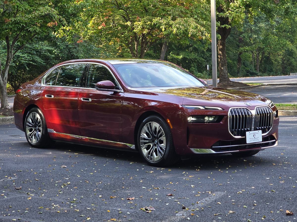 Used 2024 BMW i7 xDrive60 AWD/4WD image 8