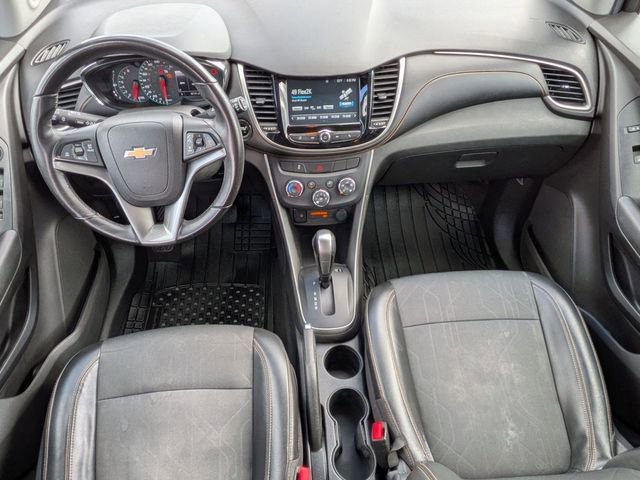Used 2017 Chevrolet Trax LT w/ LT Convenience Package FWD image 27