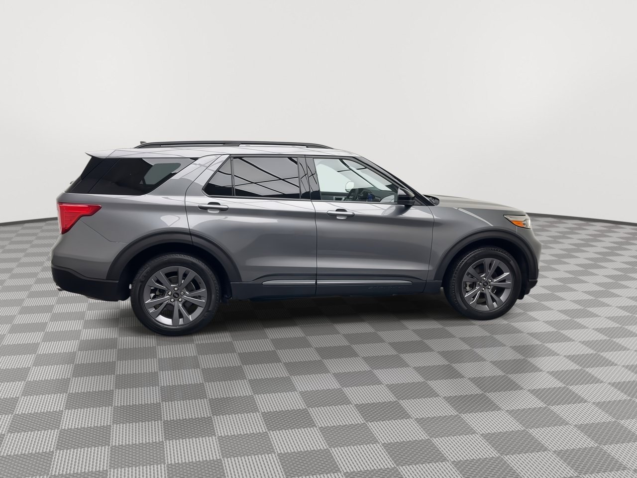 Certified 2023 Ford Explorer XLT w/ XLT Sport Appearance Package AWD/4WD image 44