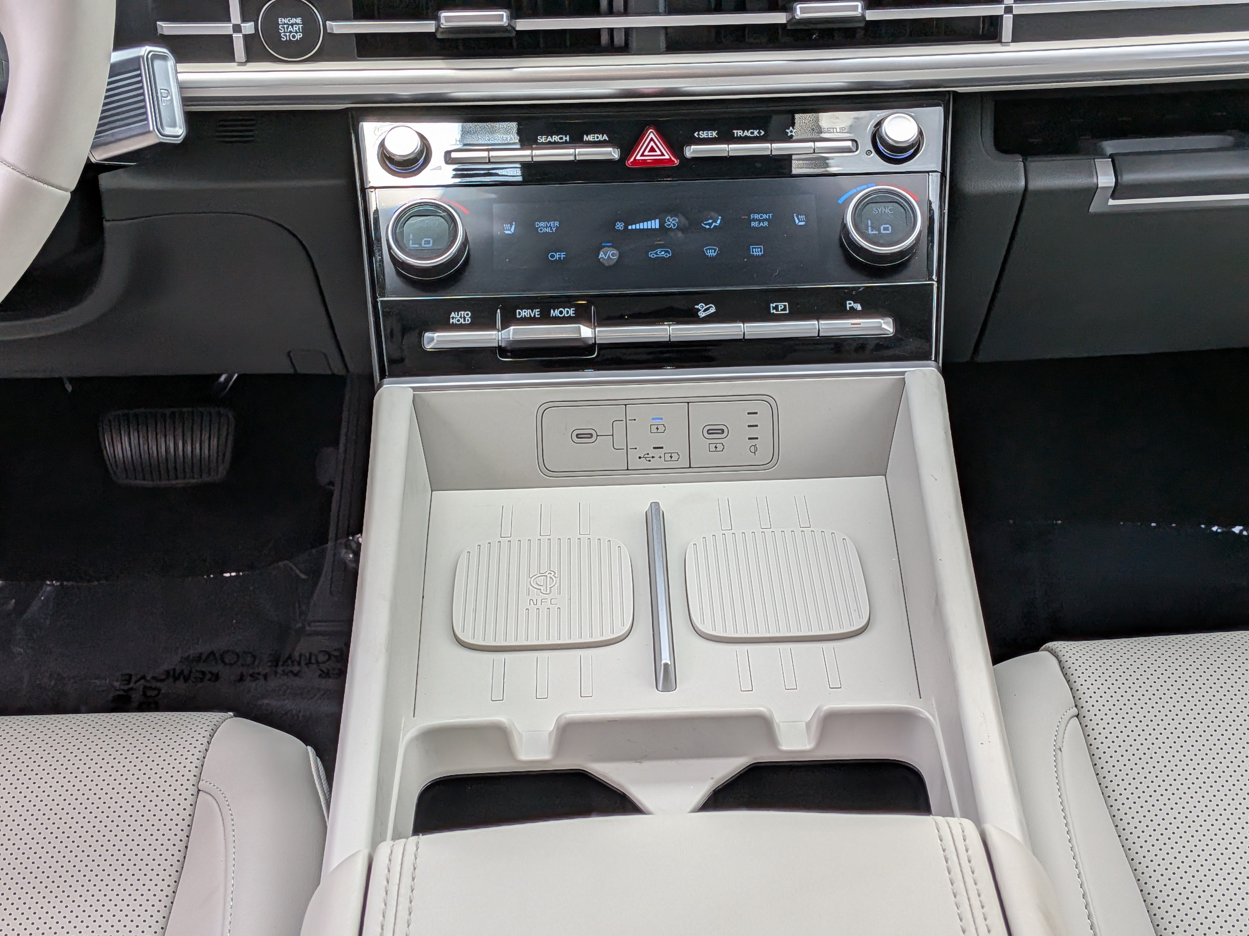 Used 2025 Hyundai Santa Fe SEL FWD image 21