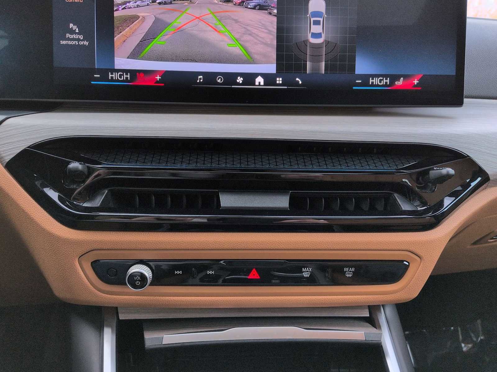 Used 2025 BMW 330i xDrive Sedan w/ Convenience Package image 30