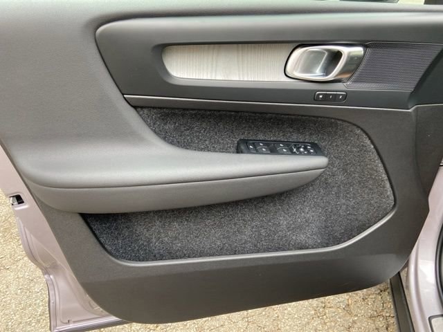 New 2026 Volvo XC40 B5 Core image 12