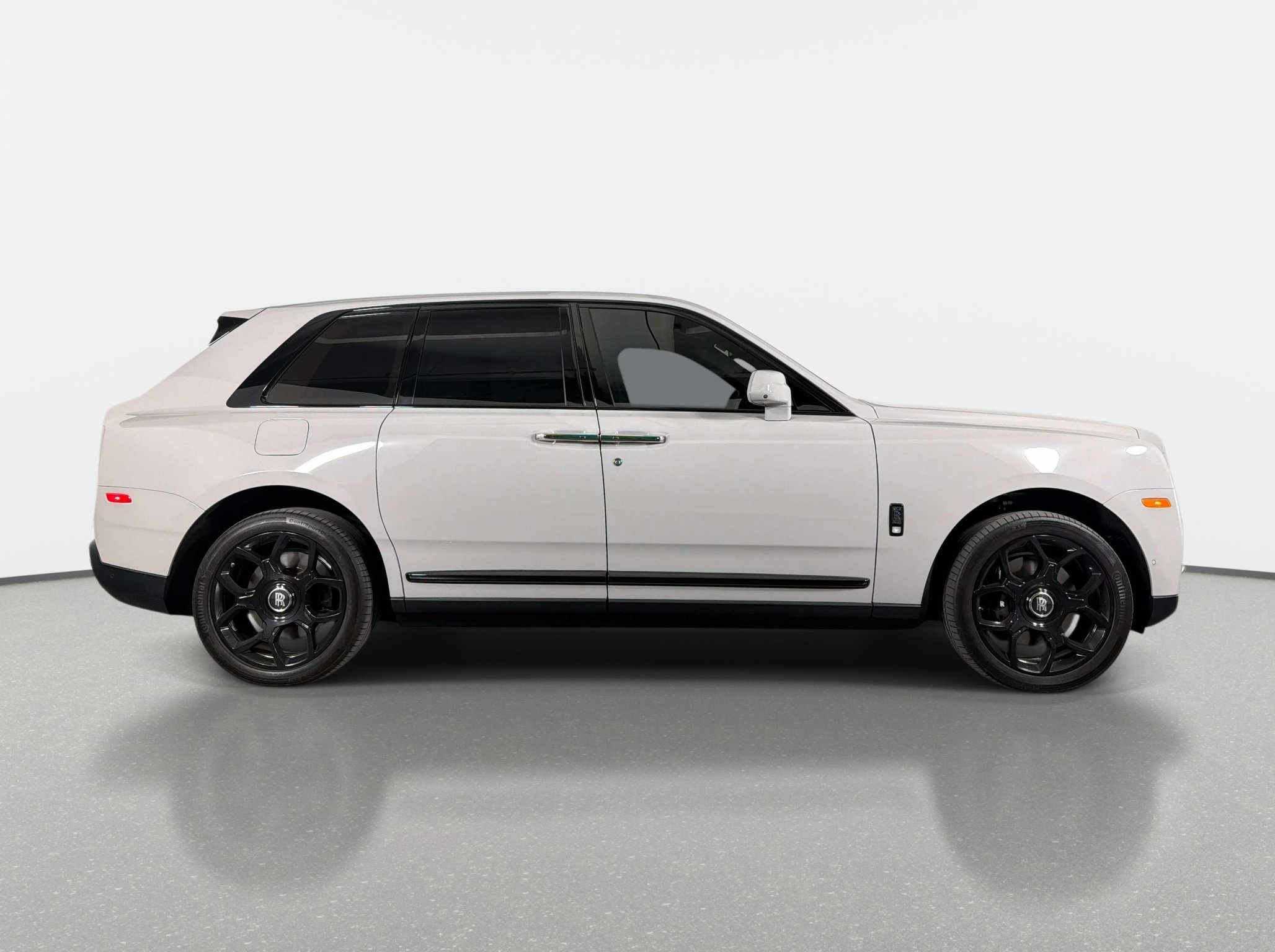Used 2024 Rolls-Royce Cullinan Black Badge AWD/4WD image 2