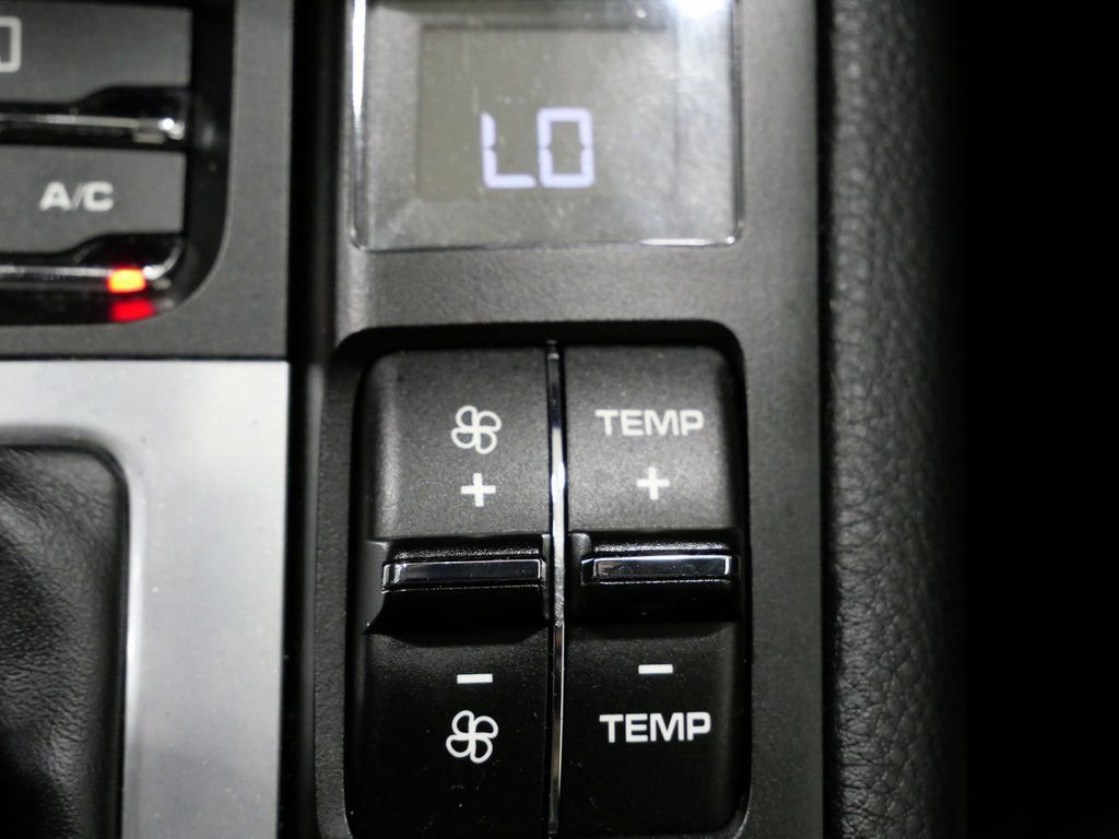 Used 2019 Porsche Macan Base image 22