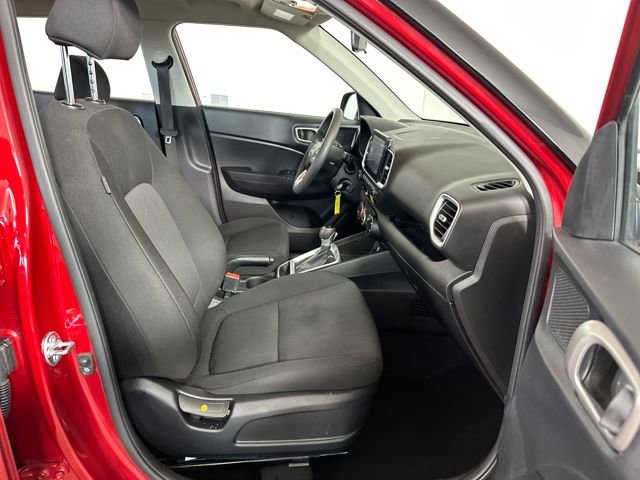 Used 2025 Hyundai Venue SE image 28