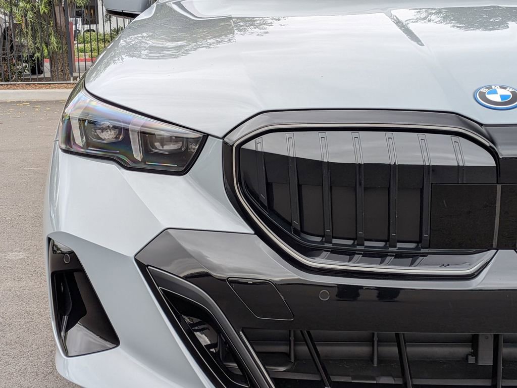 New 2027 BMW i5 eDrive40 w/ M Sport Package RWD image 18