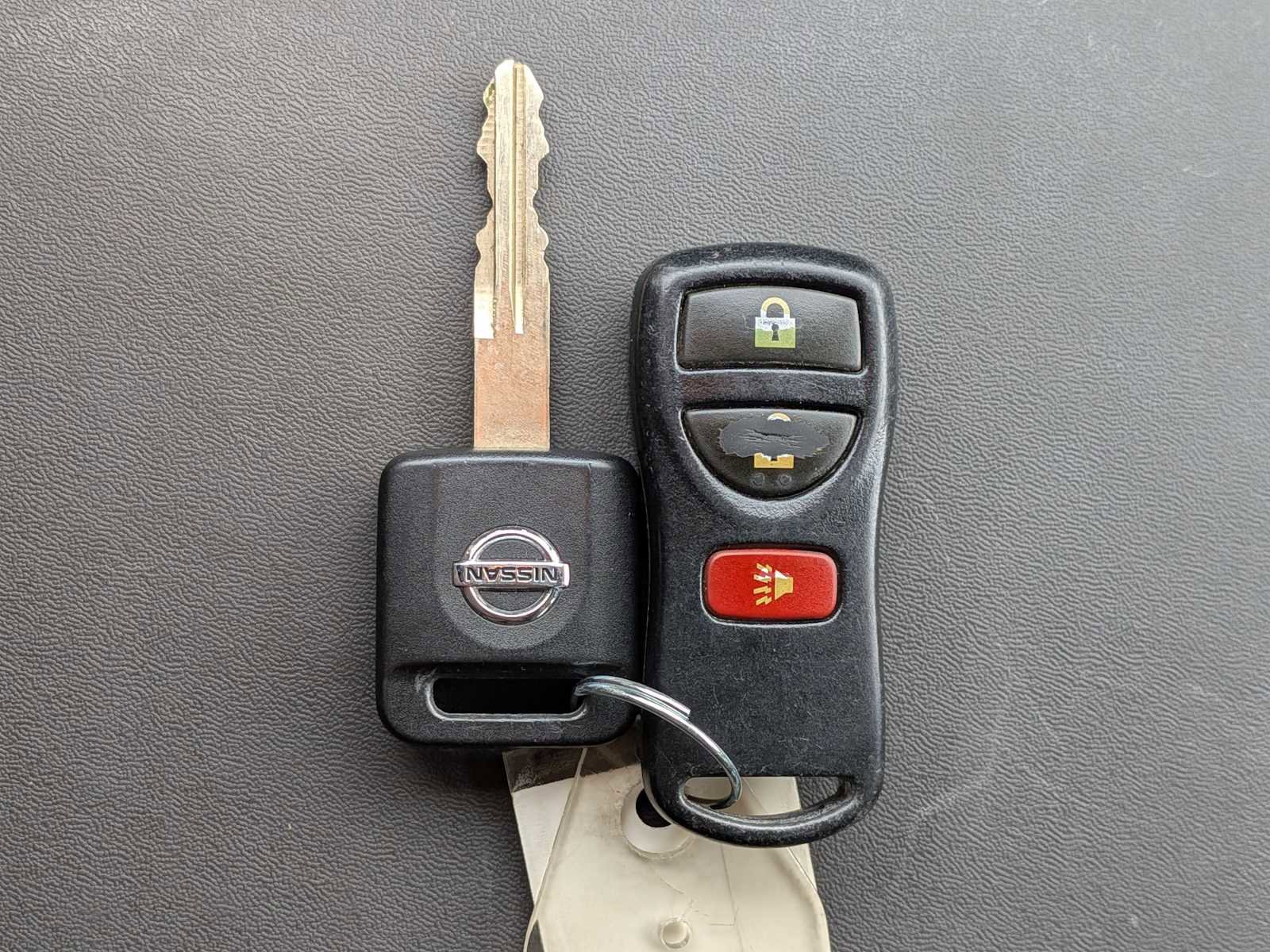 Used 2011 Nissan Frontier SV AWD/4WD image 25