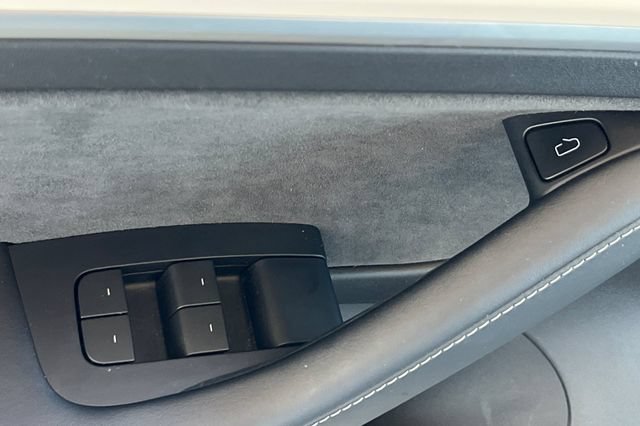 Used 2023 Tesla Model 3 Standard Range RWD image 12