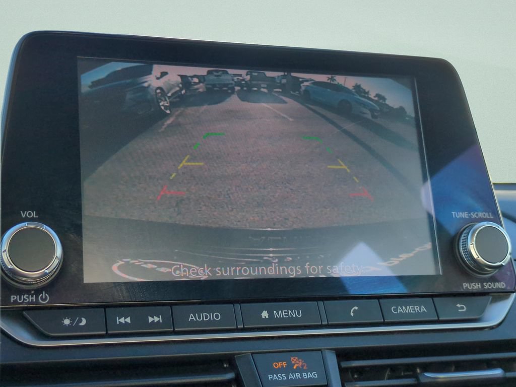 Used 2024 Nissan Altima 2.5 SV FWD image 16