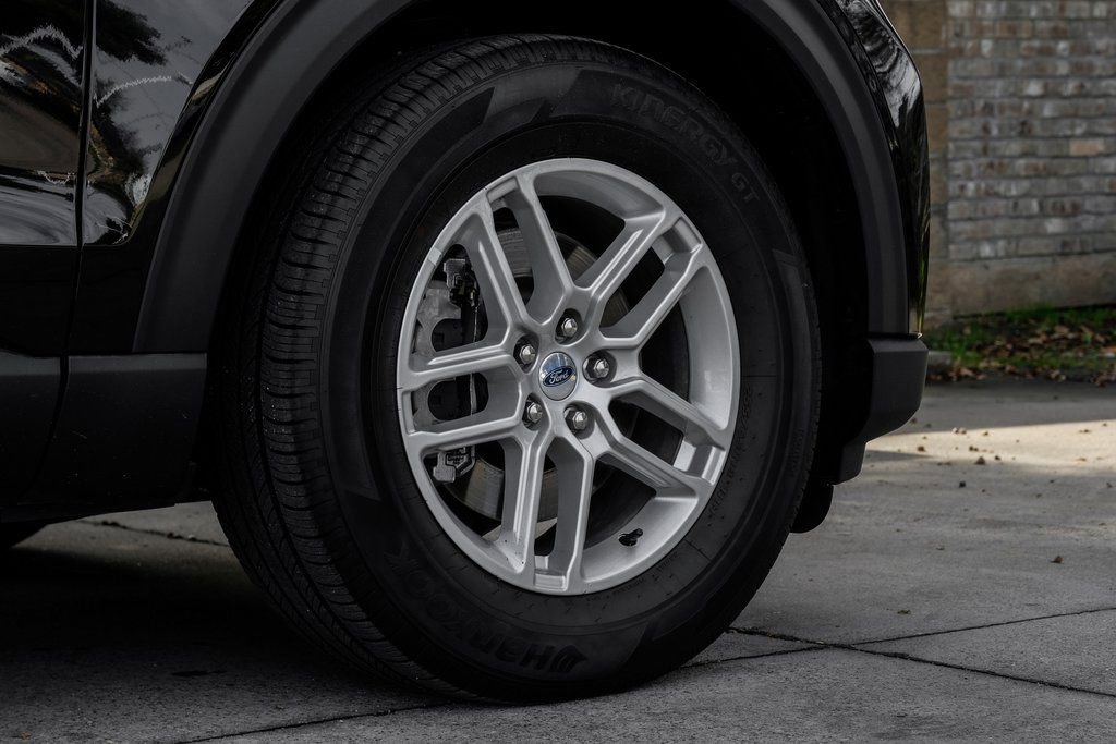 Used 2025 Ford Explorer Active RWD image 68