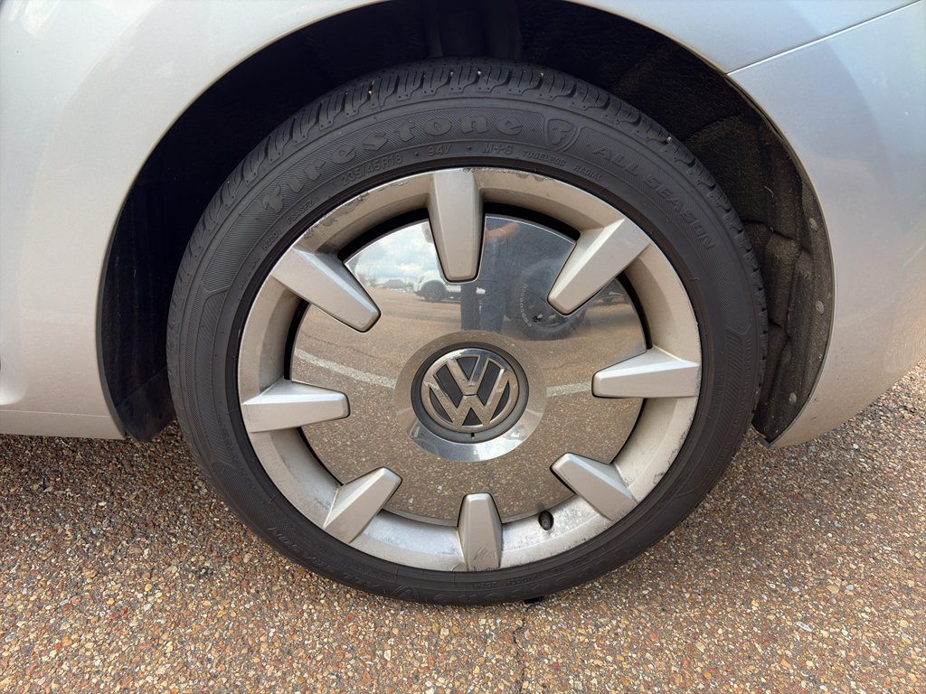Used 2016 Volkswagen Beetle 1.8T SEL FWD image 4