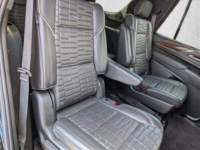 Used 2023 Cadillac Escalade Premium Luxury Platinum AWD/4WD image 17