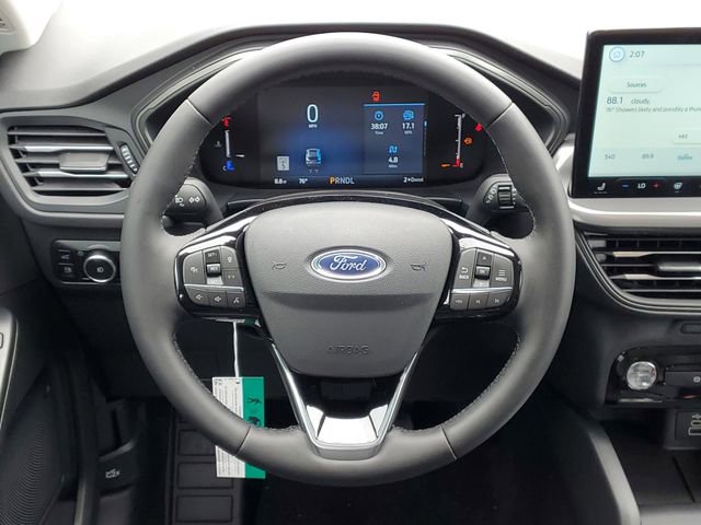 Used 2025 Ford Escape SE w/ Class II Trailer Tow Package FWD image 39