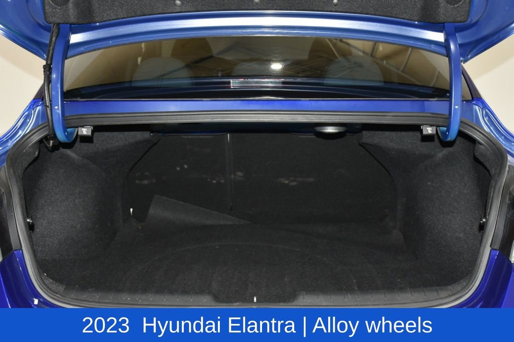 Used 2023 Hyundai Elantra Limited FWD image 28