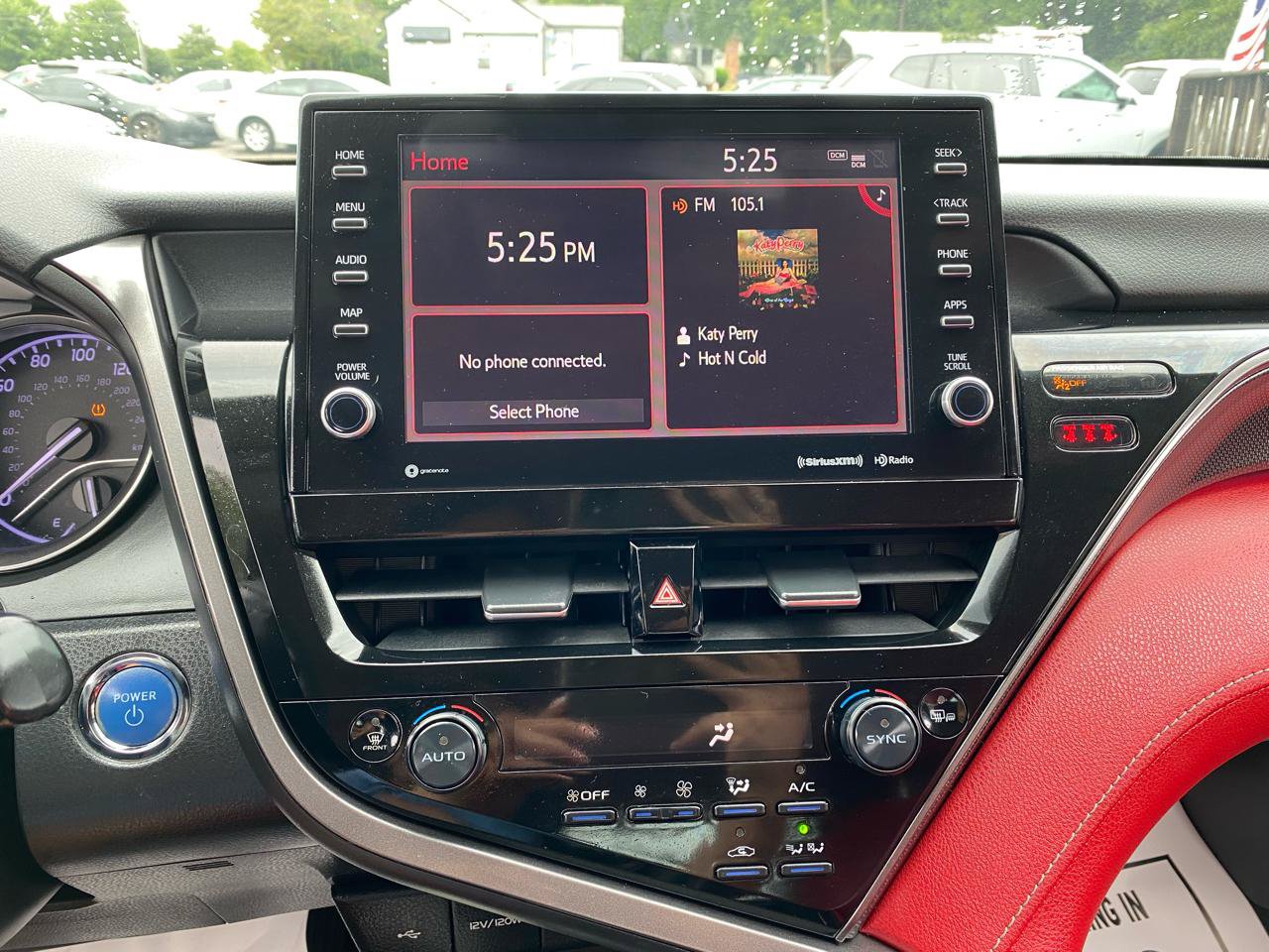 Used 2022 Toyota Camry XSE FWD image 14