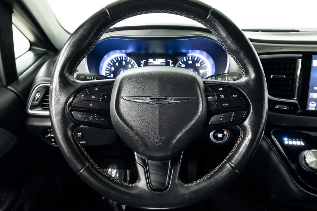 Used 2019 Chrysler Pacifica Touring Plus w/ S Appearance Package FWD image 13