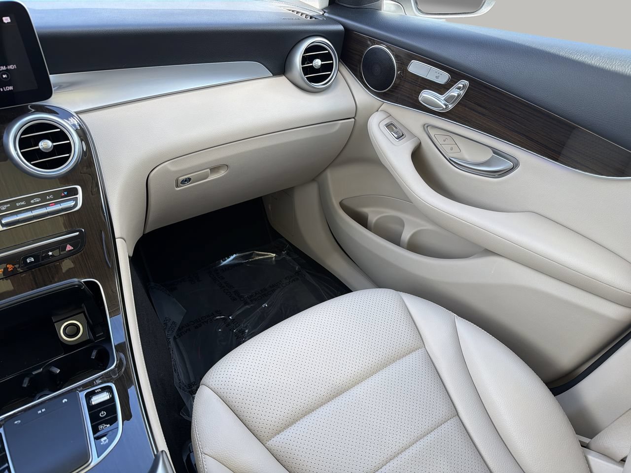 Used 2021 Mercedes-Benz GLC 300 image 16