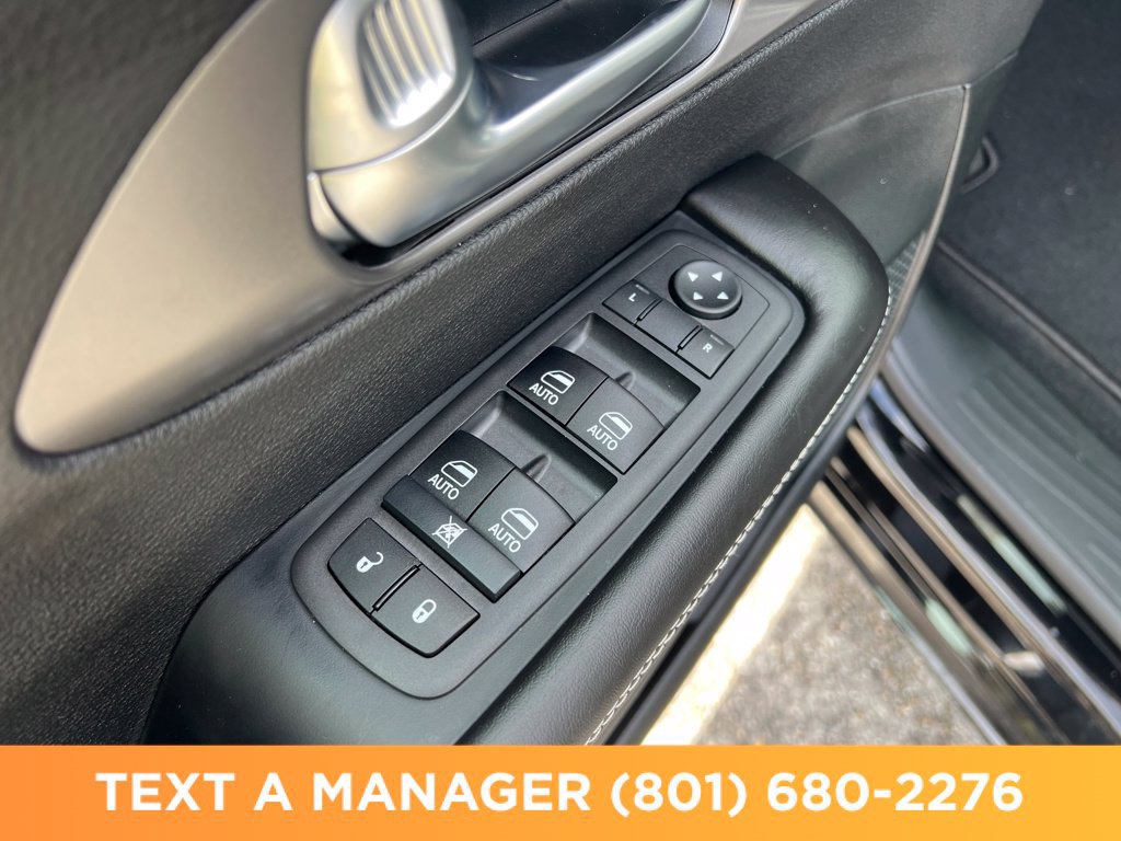New 2026 Chrysler Pacifica Select FWD image 11