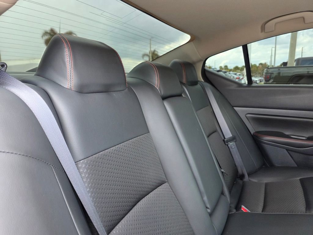Used 2025 Nissan Altima 2.5 SR image 14