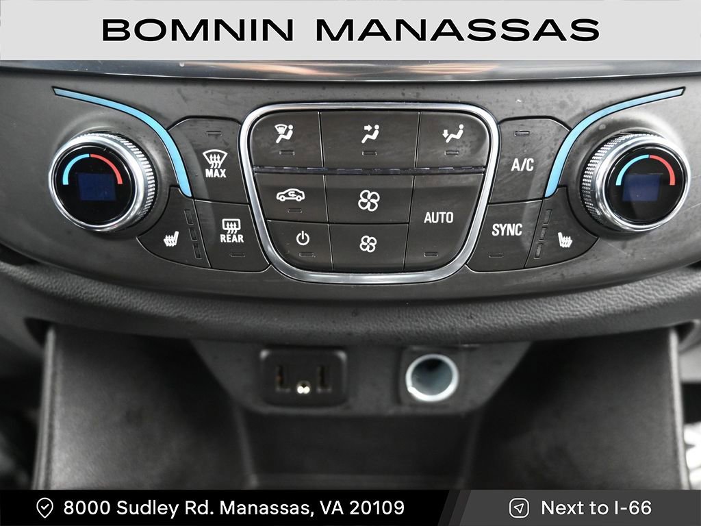 Used 2023 Chevrolet Traverse LT w/ Rear Camera Mirror Package AWD/4WD image 21