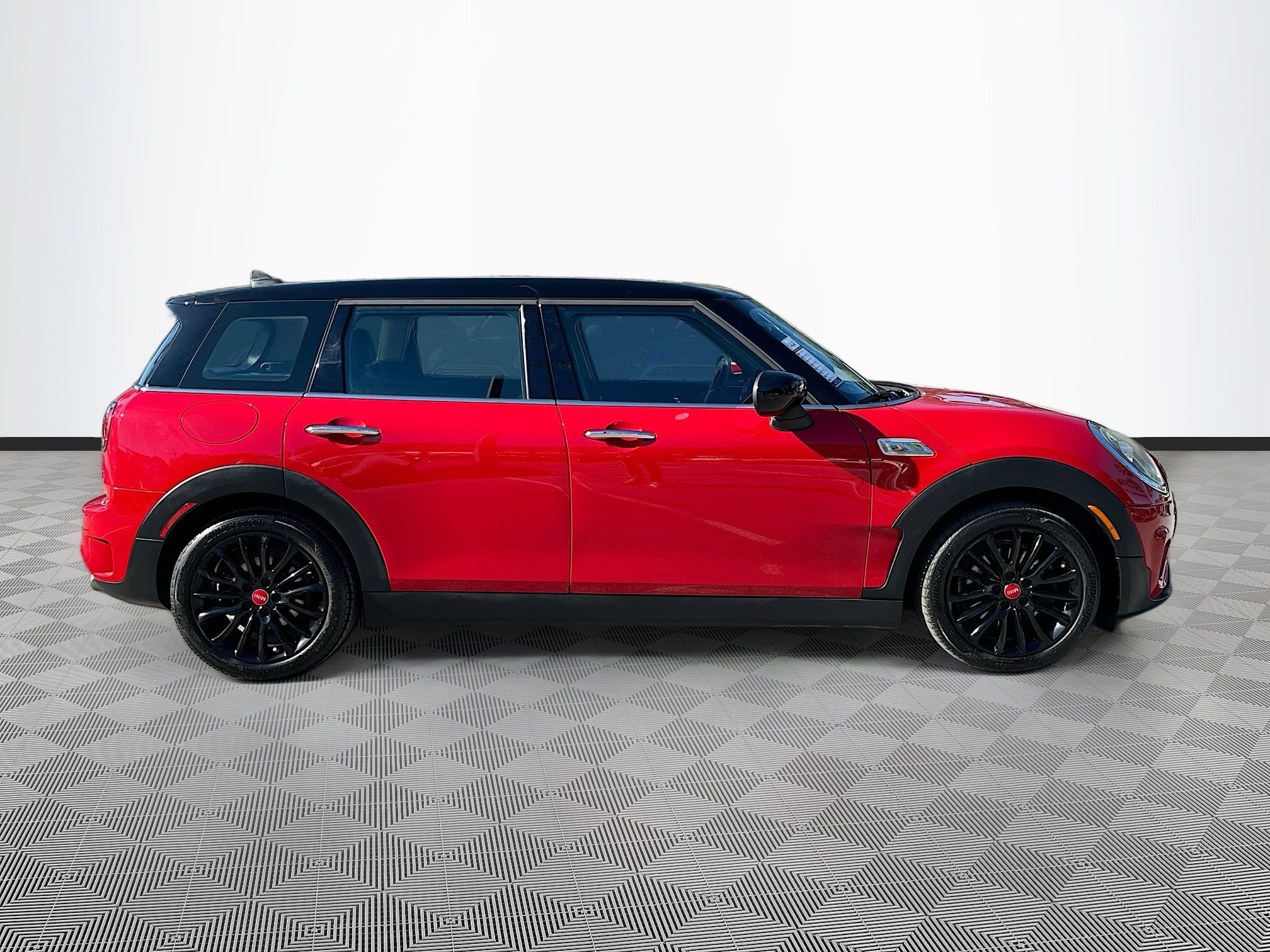 Used 2020 MINI Cooper Clubman S w/ Premium Package image 8
