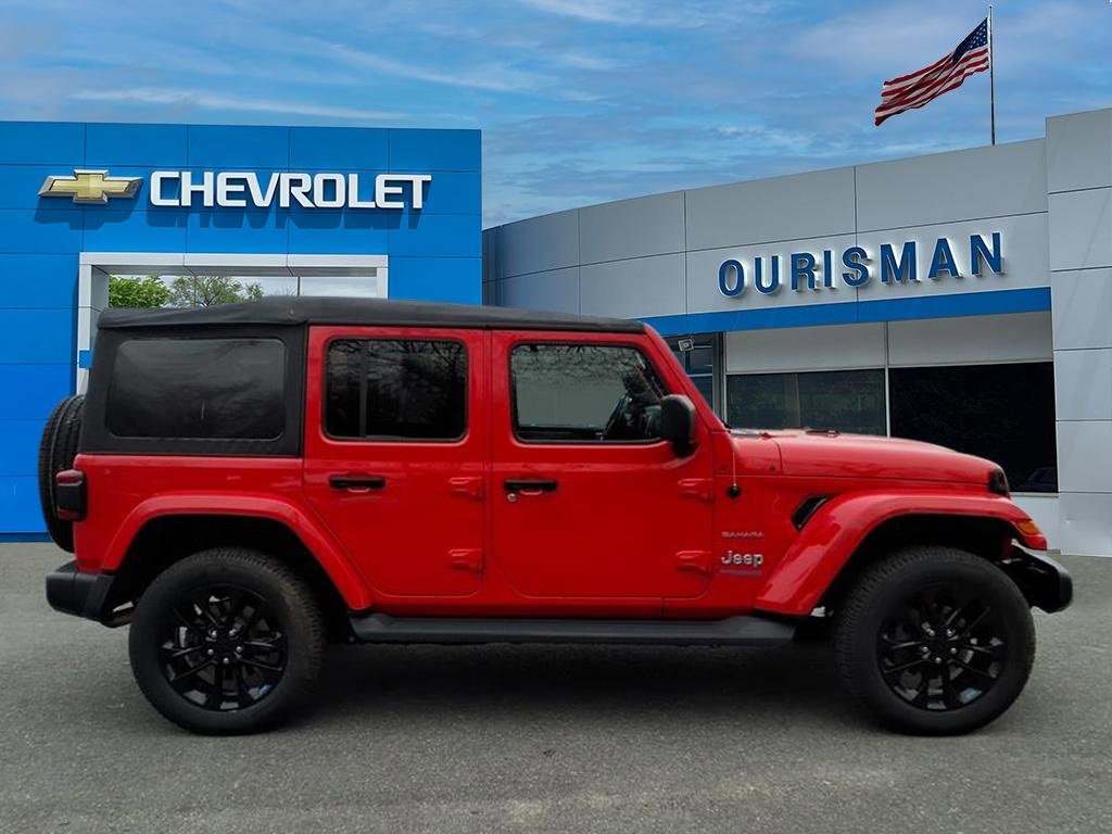 Used 2022 Jeep Wrangler Unlimited Sahara image 2