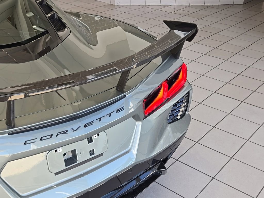 Used 2023 Chevrolet Corvette Stingray Premium Cpe w/ Stealth Interior Trim Package RWD image 11