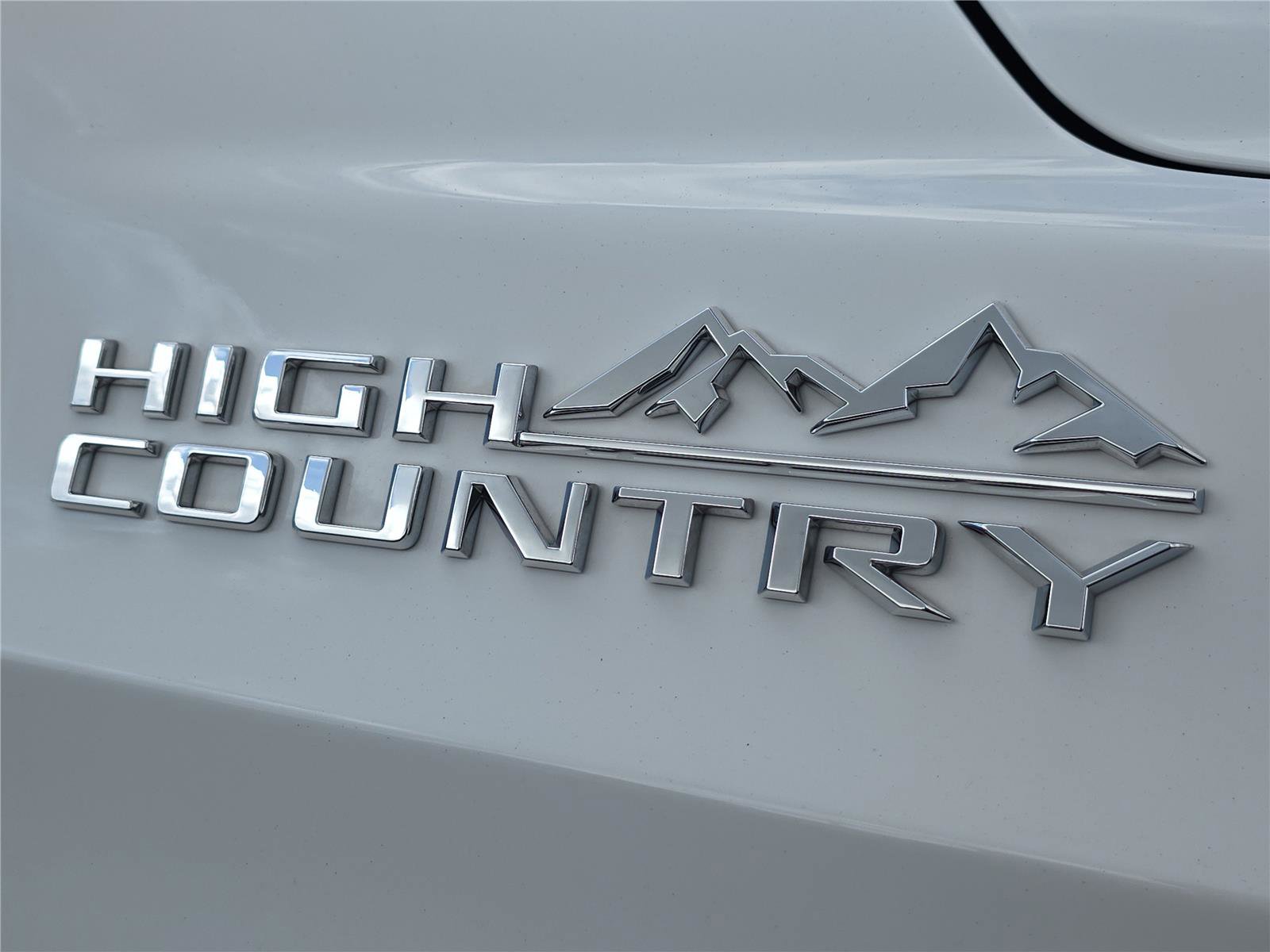 Used 2023 Chevrolet Tahoe High Country AWD/4WD image 3