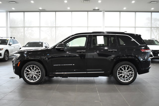 Used 2022 Jeep Grand Cherokee Summit w/ Luxury Tech Group V image 8