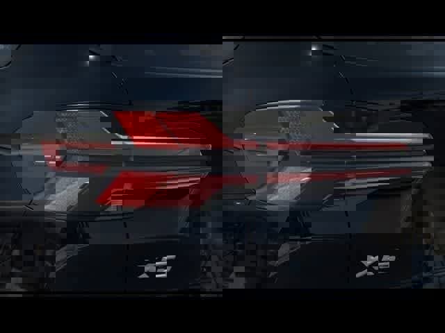 New 2025 BMW X5 xDrive40i w/ M Sport Package image 8