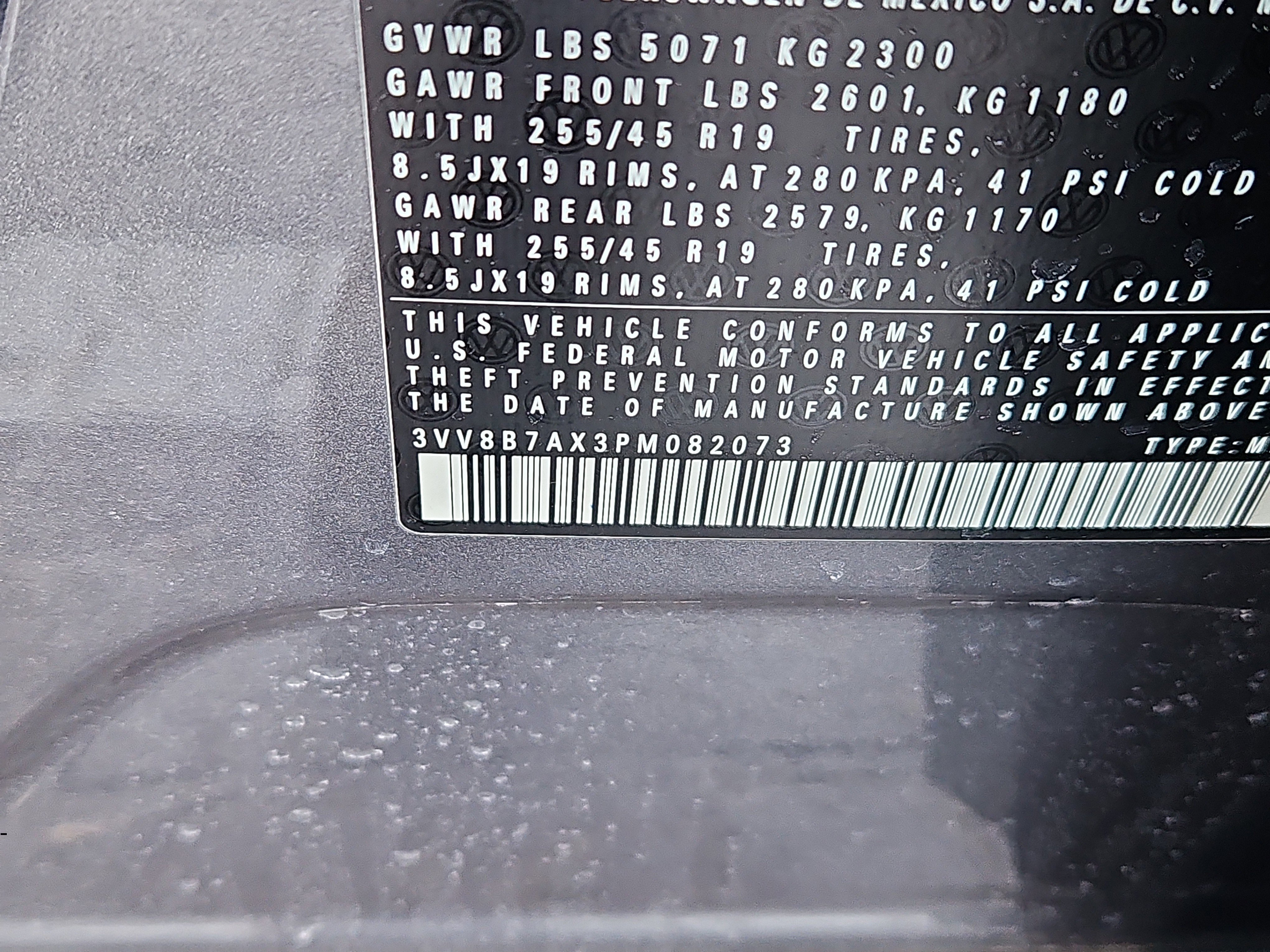 Certified 2023 Volkswagen Tiguan SE R-Line image 9